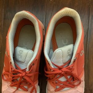 On cloud running shoe